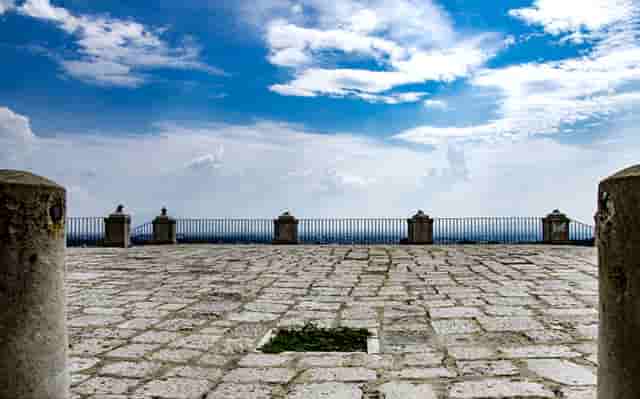丰田威驰排水阀在哪里(丰田威驰空调排水在哪)